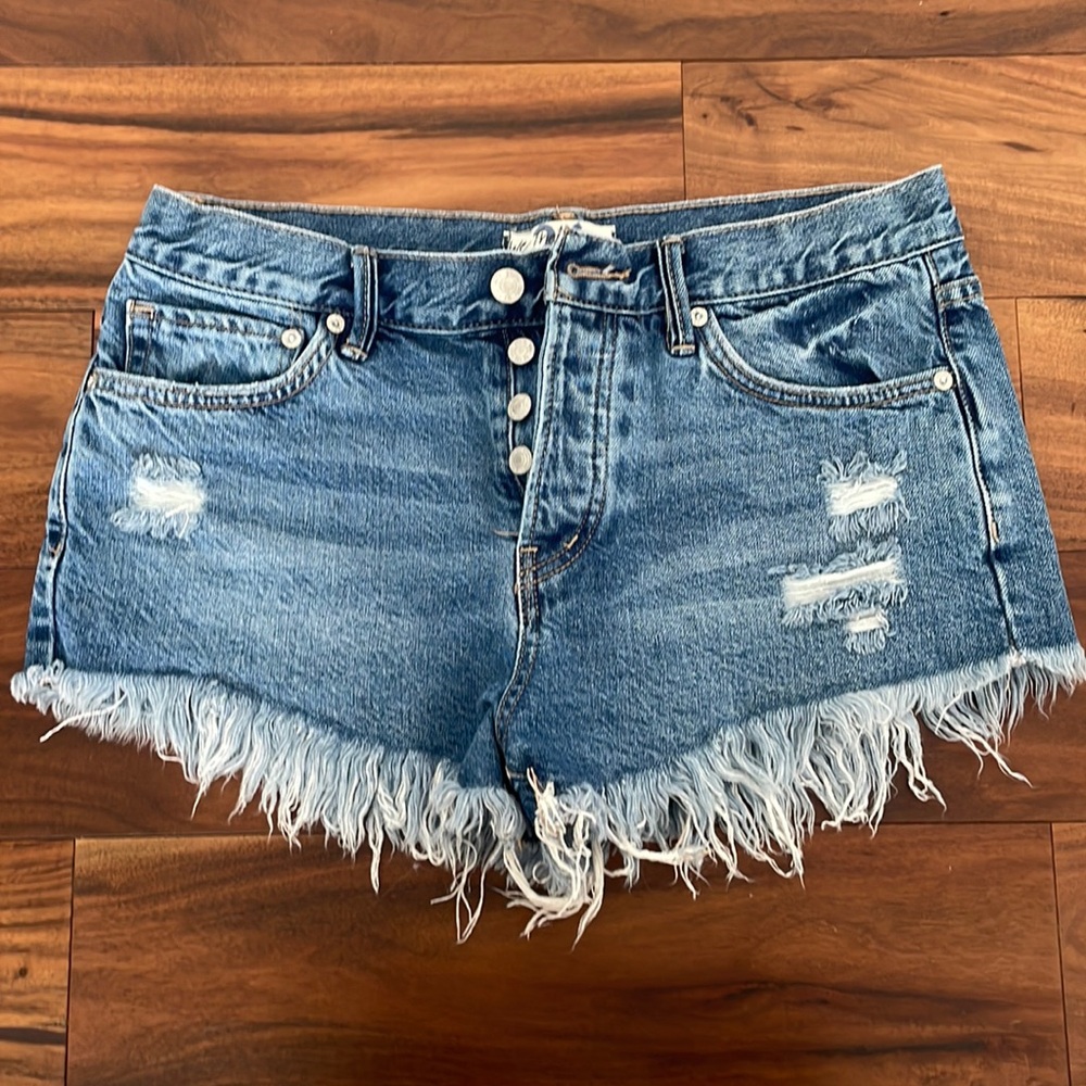 Free People We The Free jean shorts, size 26